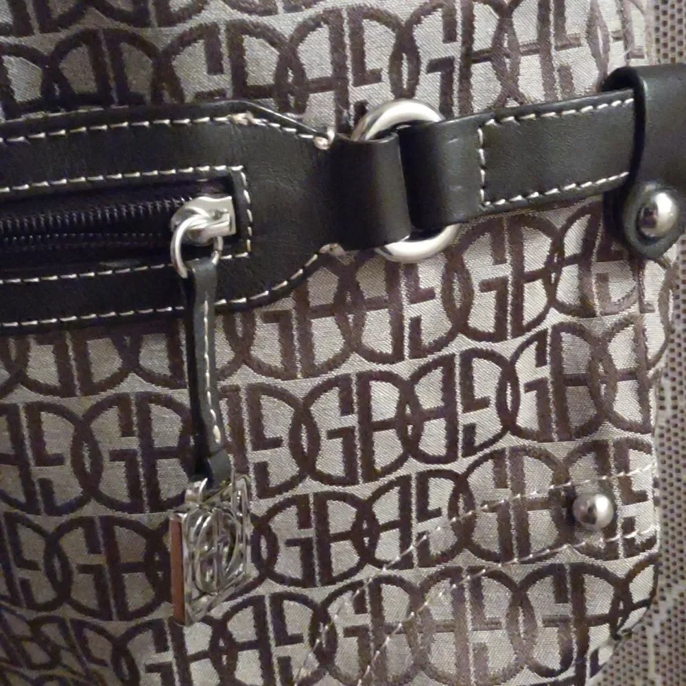Giani Bernini Classic Brown‎ Signature Shoulder Bag Zip Pockets Zip 10x12